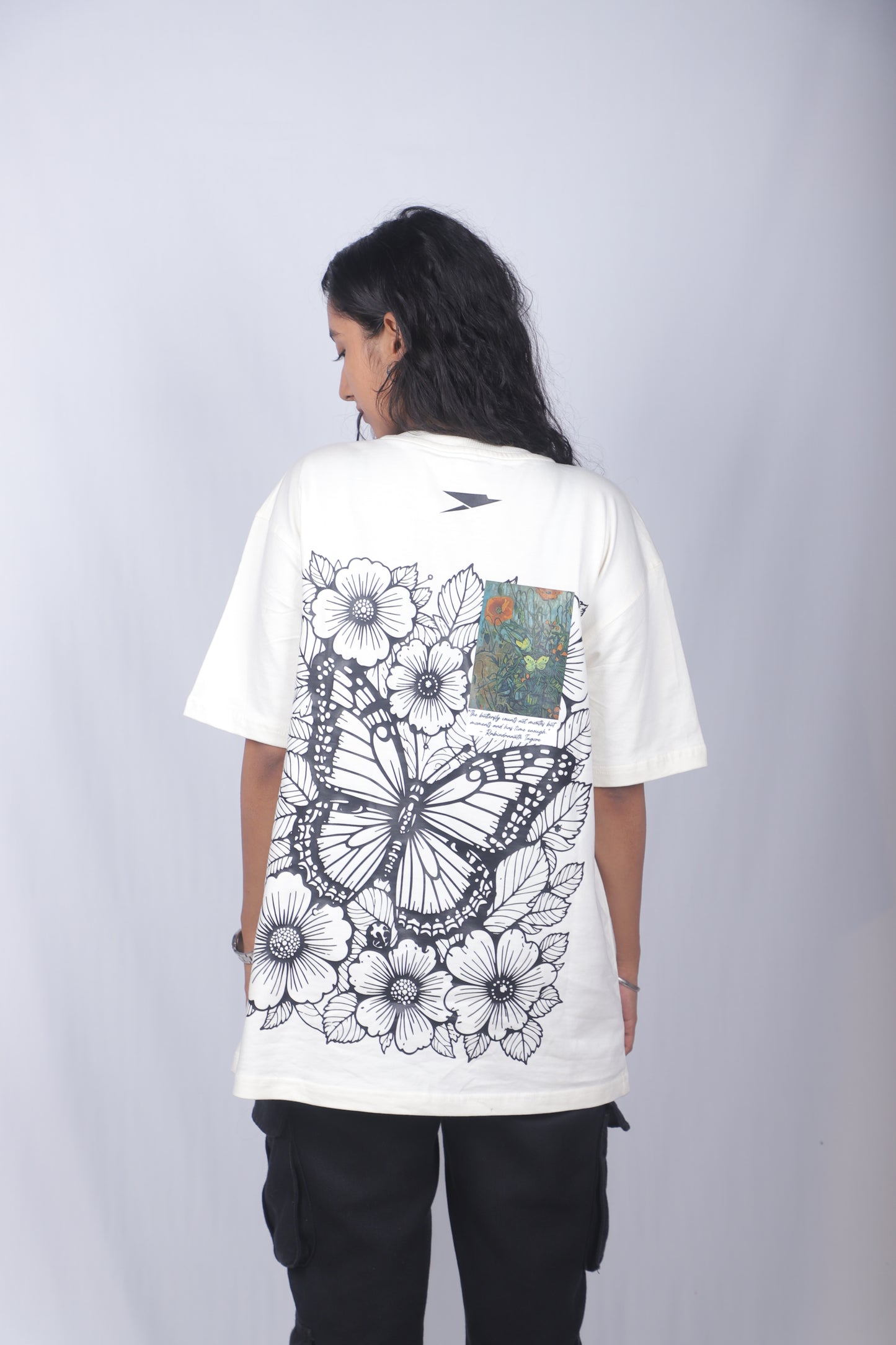 BUTTERFLY VINCENT Oversized T-shirt